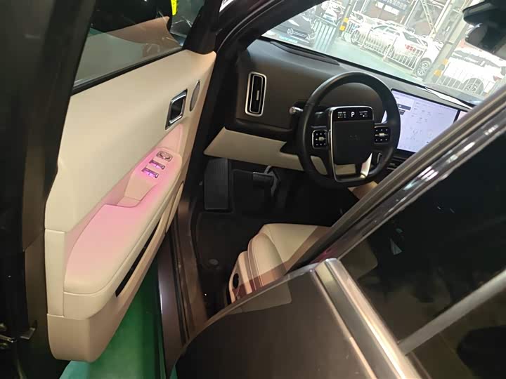 Фото 16 - LiXiang L6