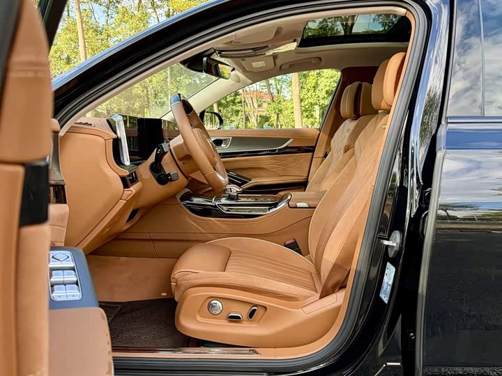 Фото 15 - Hongqi H9