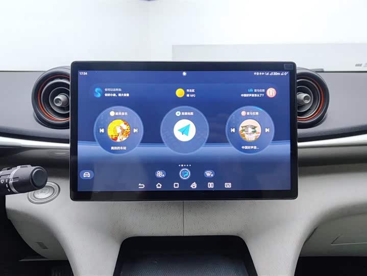 Фото 13 - BYD Dolphin