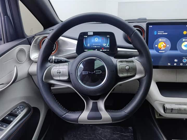 Фото 15 - BYD Dolphin