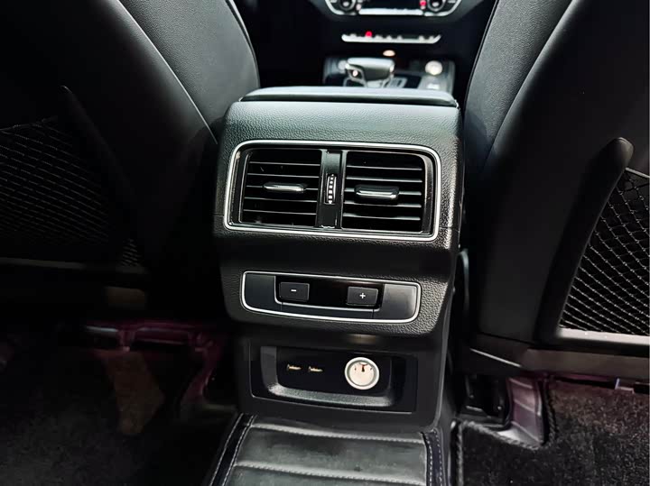 Фото 18 - Audi Q5L Sportback