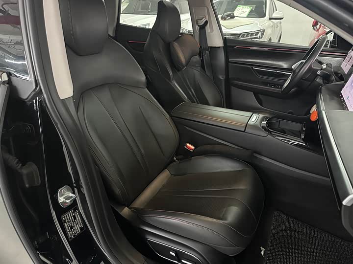 Фото 14 - XPeng P7