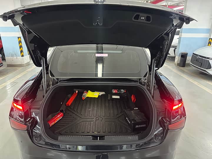 Фото 17 - XPeng P7