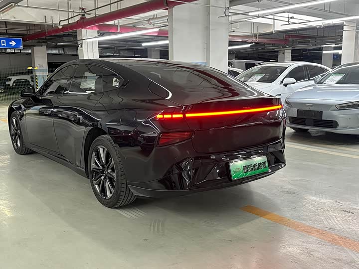 Фото 18 - XPeng P7