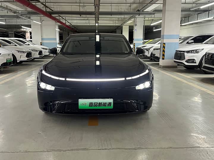 Фото 2 - XPeng P7