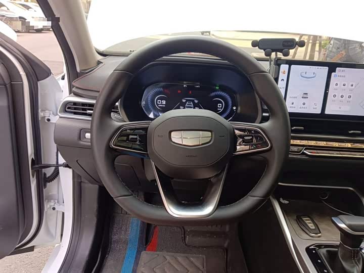 Фото 3 - Geely Emgrand