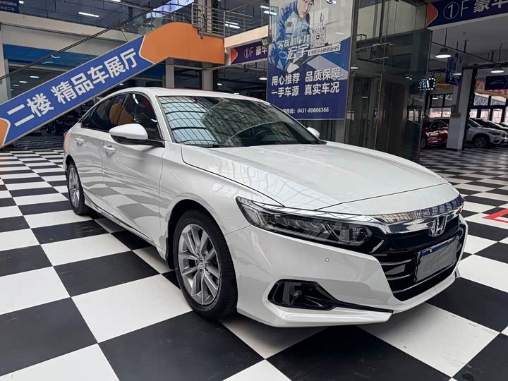 Фото 1 - Honda Accord