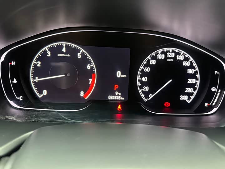 Фото 15 - Honda Accord