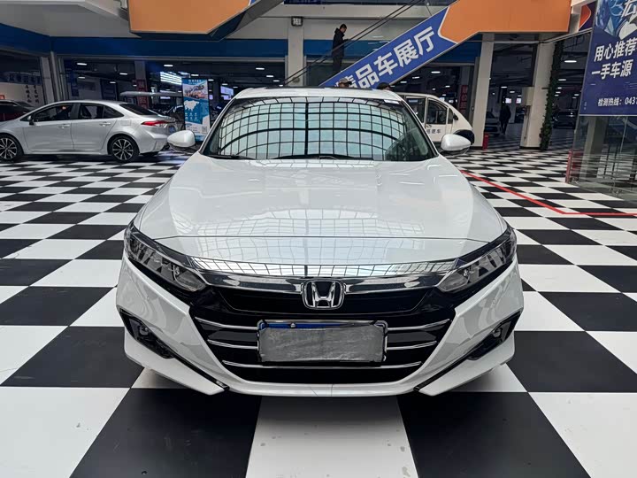Фото 2 - Honda Accord