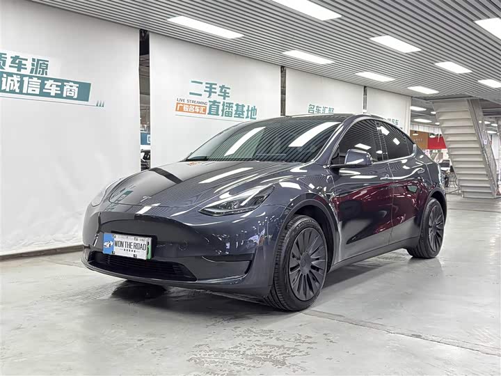 Фото 1 - Tesla Model Y