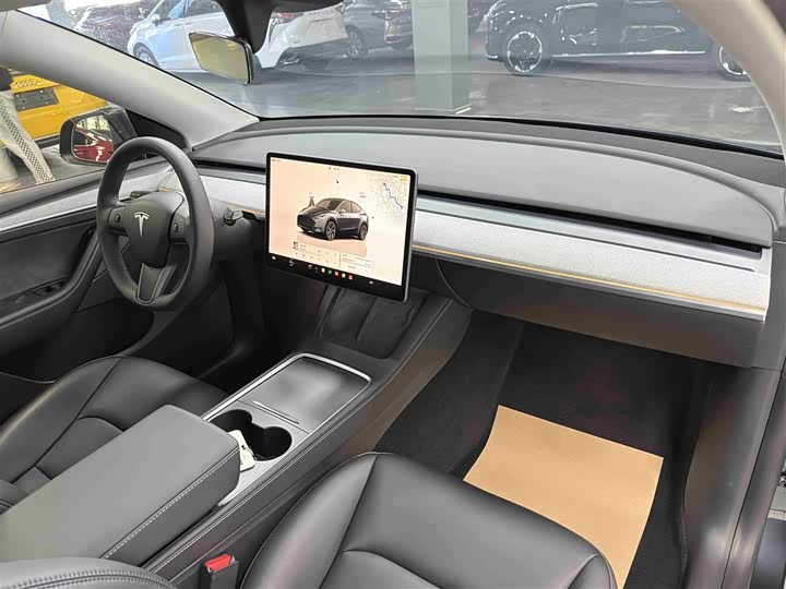 Фото 10 - Tesla Model Y