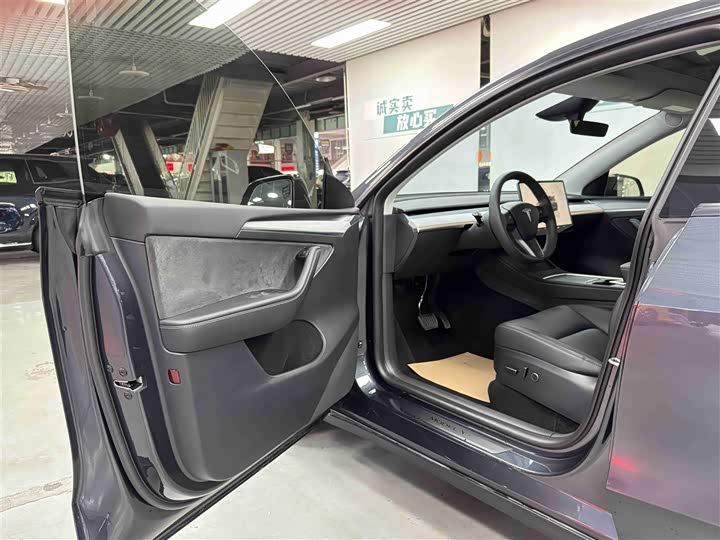 Фото 12 - Tesla Model Y