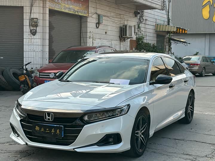 Фото 1 - Honda Accord