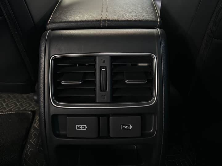 Фото 18 - Honda Accord