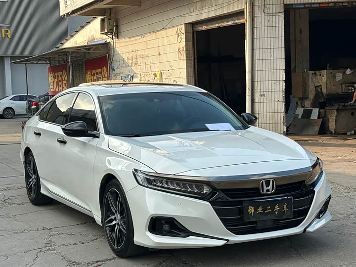 Фото 3 - Honda Accord