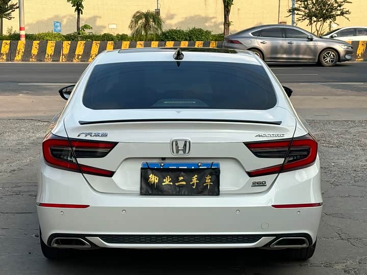 Фото 7 - Honda Accord