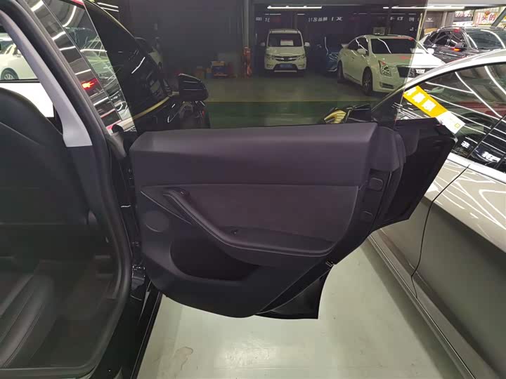 Фото 17 - Tesla Model Y