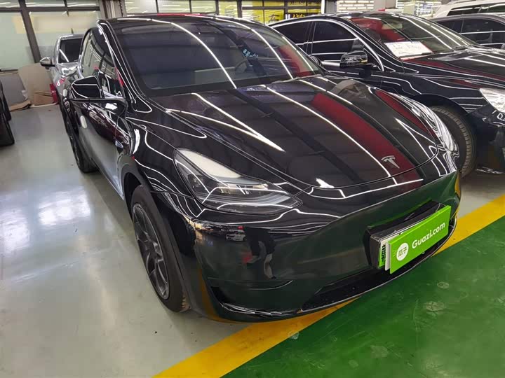 Фото 25 - Tesla Model Y