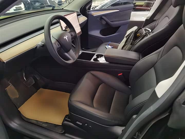 Фото 8 - Tesla Model Y