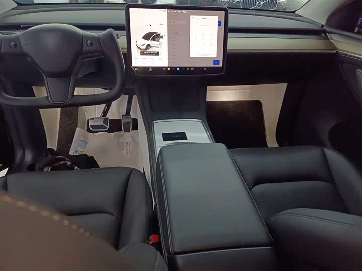 Фото 13 - Tesla Model Y