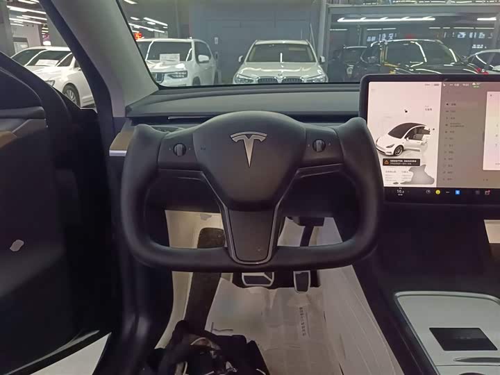 Фото 3 - Tesla Model Y