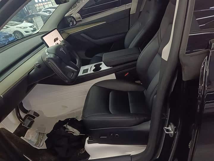 Фото 8 - Tesla Model Y