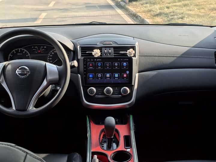 Фото 7 - Nissan Tiida