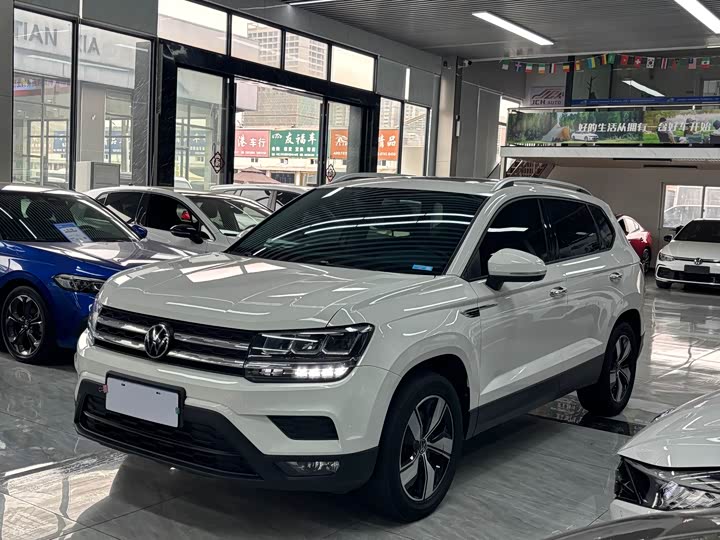 Фото 1 - Volkswagen Tharu