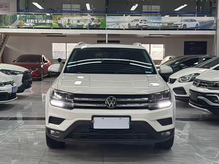 Фото 3 - Volkswagen Tharu