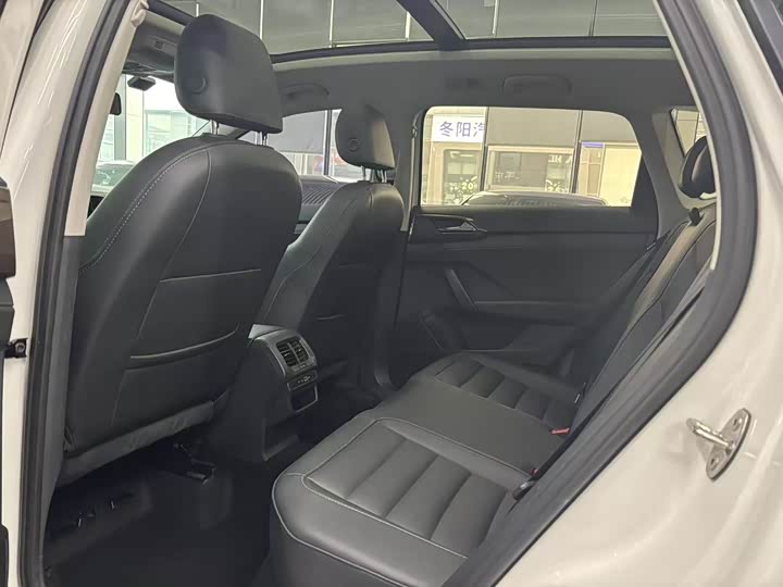 Фото 6 - Volkswagen Tharu