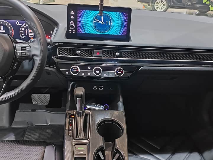 Фото 8 - Honda Civic