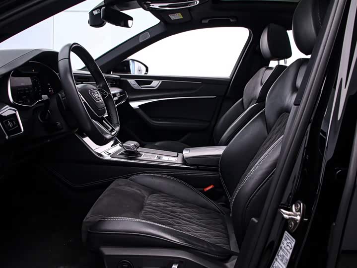 Фото 12 - Audi A6L