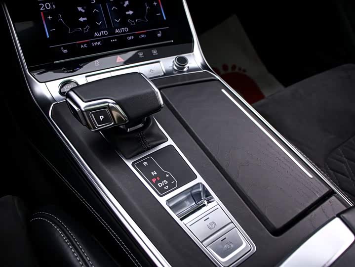Фото 9 - Audi A6L