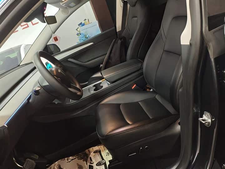 Фото 14 - Tesla Model Y