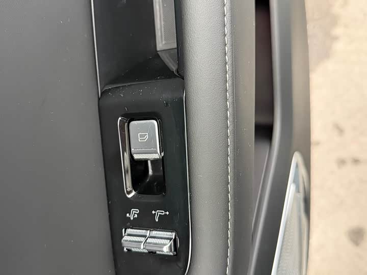 Фото 11 - Zeekr 001