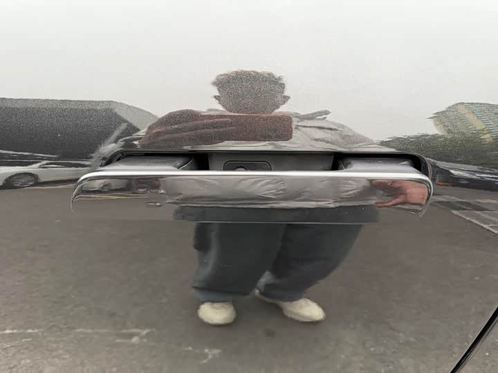 Фото 16 - Zeekr 001