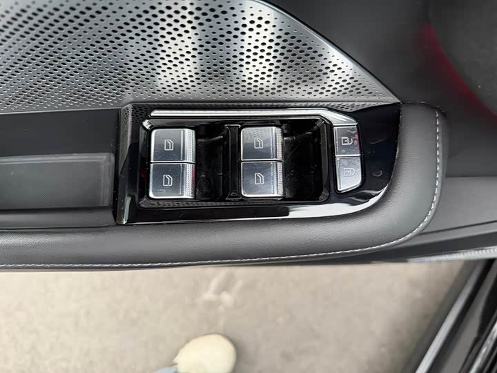 Фото 18 - Zeekr 001