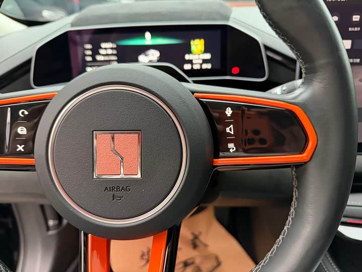 Фото 20 - Zeekr 001