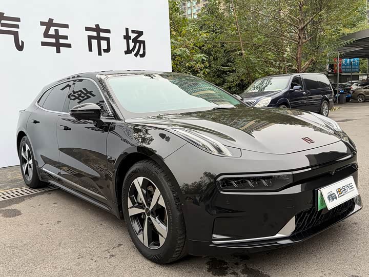 Фото 3 - Zeekr 001