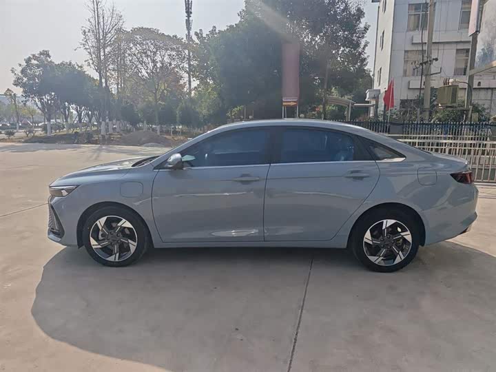 Фото 5 - Geely Emgrand L Hi·P Hybrid