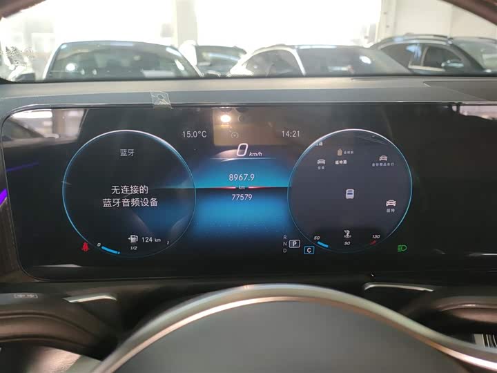 Фото 12 - Mercedes-Benz GLB-Class