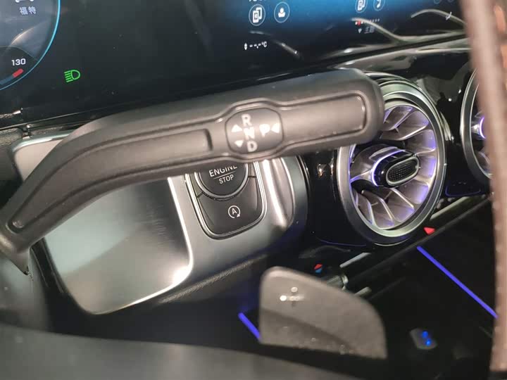 Фото 14 - Mercedes-Benz GLB-Class