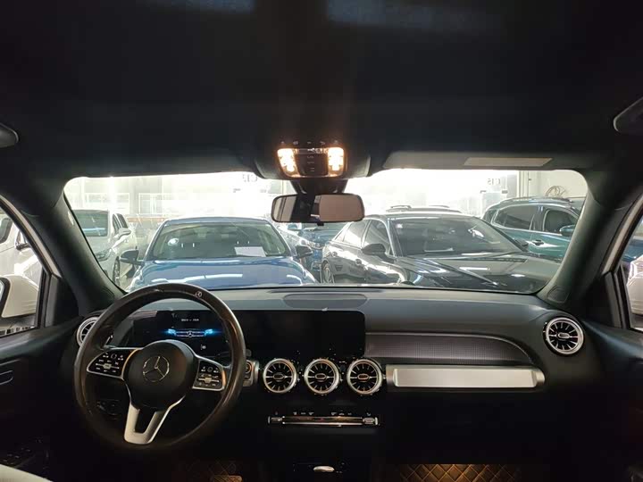 Фото 18 - Mercedes-Benz GLB-Class