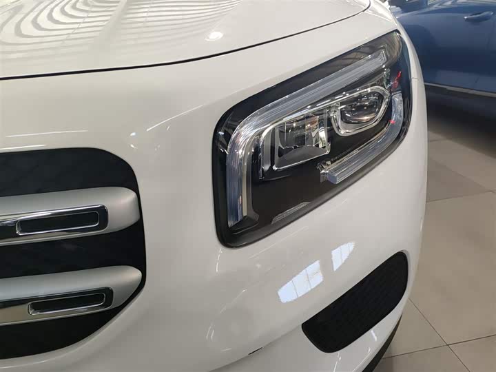 Фото 24 - Mercedes-Benz GLB-Class