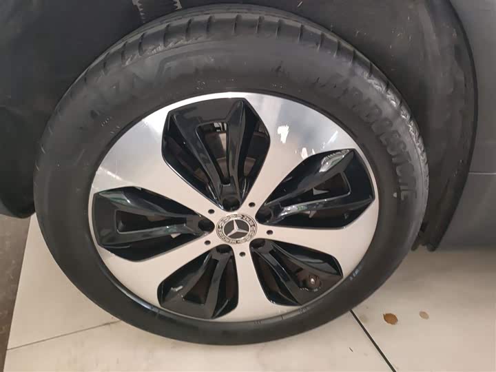 Фото 26 - Mercedes-Benz GLB-Class