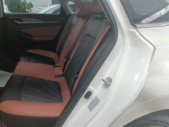 Фото 17 - Changan Eado Plus