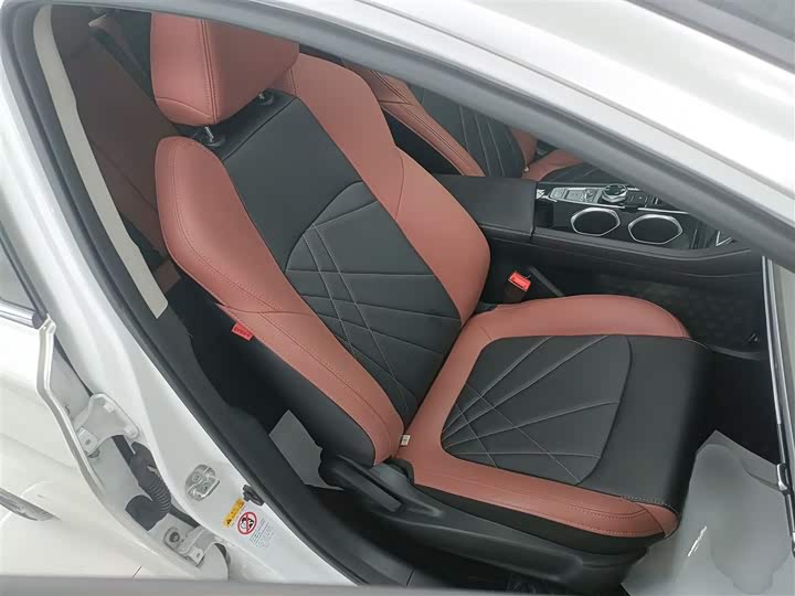 Фото 25 - Changan Eado Plus