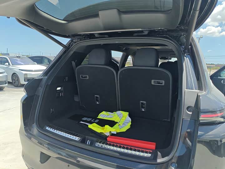 Фото 9 - LiXiang L8