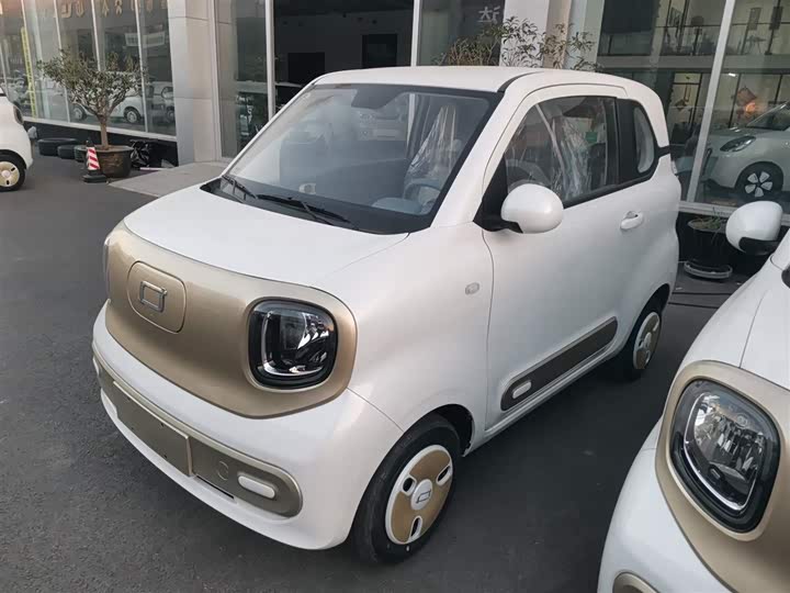 Фото 1 - Bestune Pony