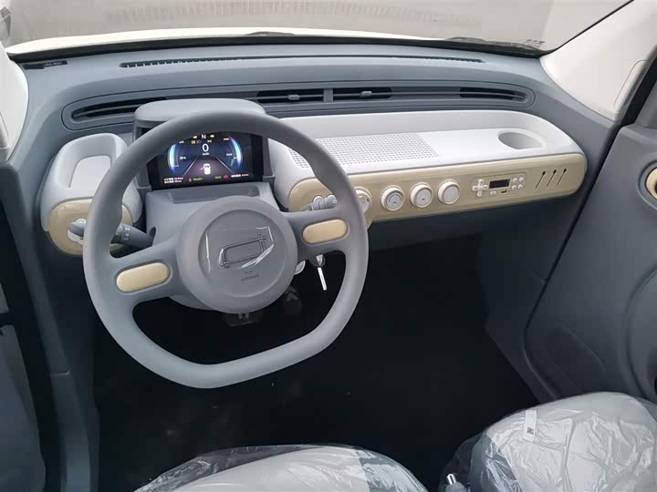 Фото 10 - Bestune Pony